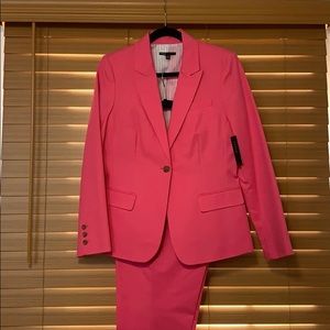 CHAUS pink suit NWT